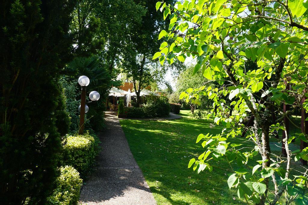 Domaine De L'Arbrelle Hotel อองบวส ภายนอก รูปภาพ