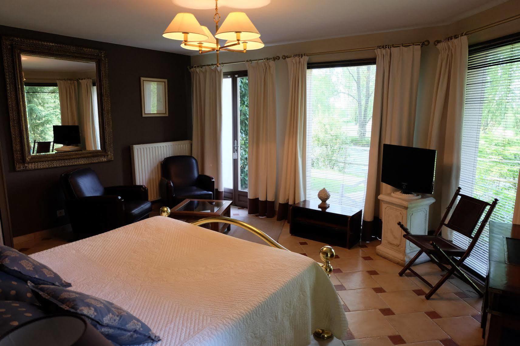 Domaine De L'Arbrelle Hotel อองบวส ภายนอก รูปภาพ